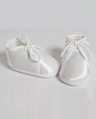 Buciki niemowlęce białe