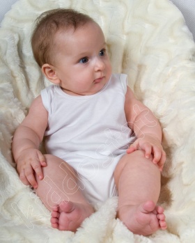 Białe body niemowlęce
